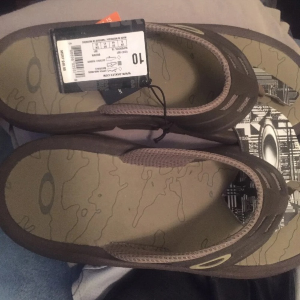 Oakley flip flops